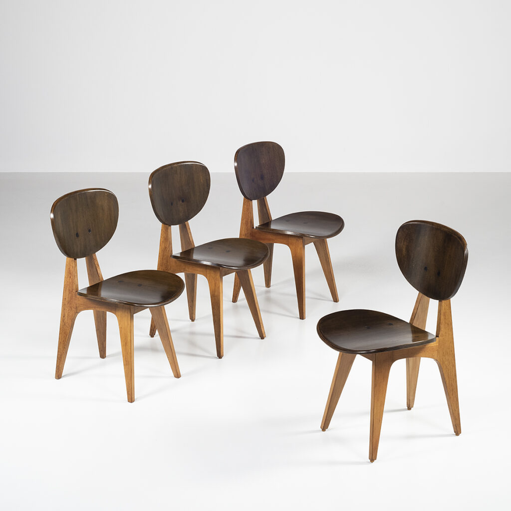 SUITE OF 4 CHAIRS N°3221