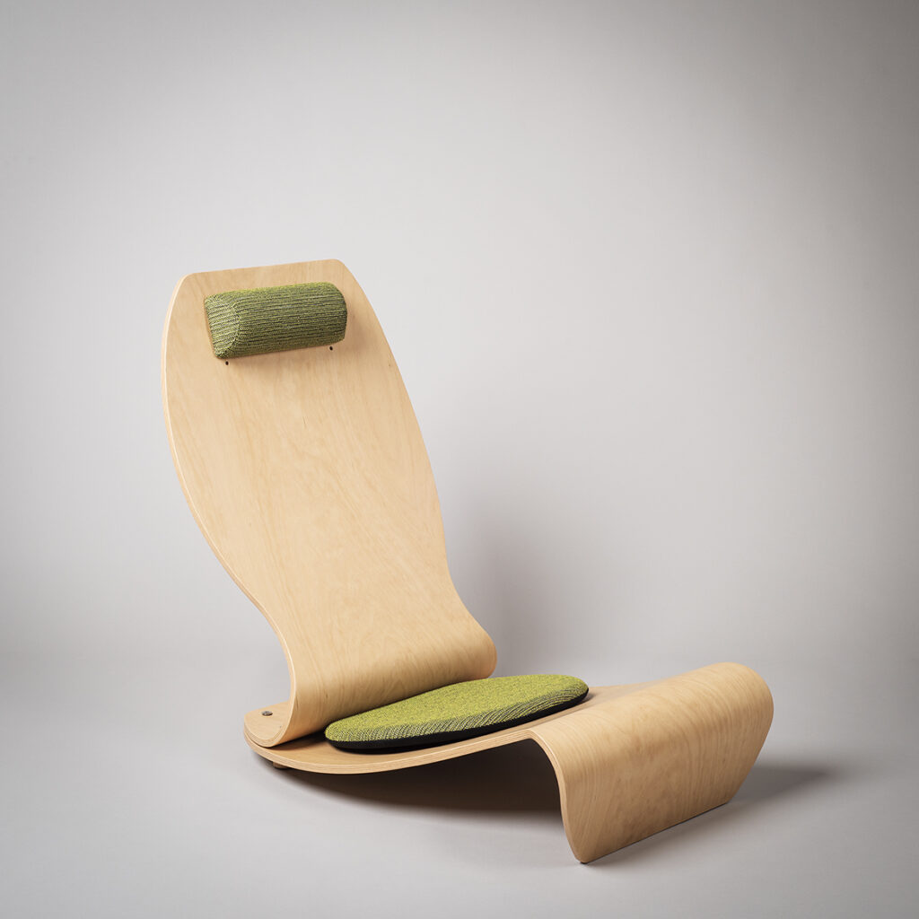 La Cuza chair in green, designed by Yasushiro Shimuzu